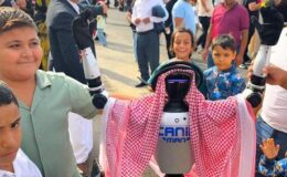 CANİKMAN, TEKNOFEST Güneydoğu’da puşi takıp dans etti