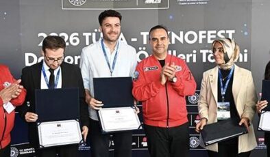 Bakan Kacır, TÜBA-TEKNOFEST Doktora Bilim Ödülleri’ni sahiplerine takdim etti