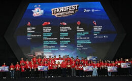 Cumhurbaşkanı Erdoğan, TEKNOFEST Güneydoğu kapsamında düzenlenen yarışmalarda birincilere ödüllerini verdi