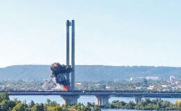 Ruslar üç günde iki köprü vurdu… Hedef Kiev’i yaşanmaz hale getirmek