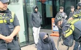 ABD’de ırkçılık, Ada’da yabancı düşmanlığı! Batı’da aşırı sağ yangını