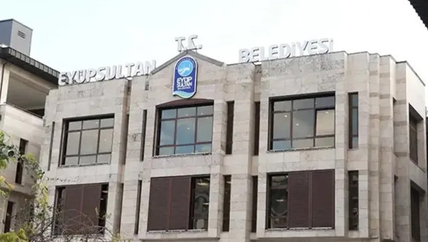 Eyüpsultan Belediyesi soruşturmasında sıcak gelişme: Başkan Mithat Bülent Özmen ve 28 kişi adliyede