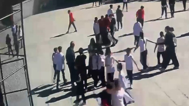 Zonguldak’ta kahraman öğretmen: Poğaça yerken boğulan öğrencisini Heimlich ile kurtardı