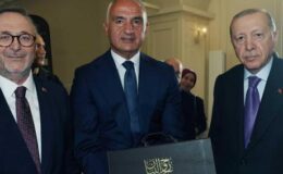Bakan Ersoy, asırları aşan ilim hazinesini Cumhurbaşkanı Erdoğan’a takdim etti