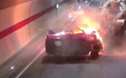 Tünelde feci kaza! Beton mikserine çarpan otomobil takla atıp alev aldı, sürücüsü öldü