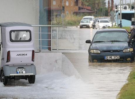 Kentte dolu kabusu! Dakikalar içinde her yer beyaza büründü