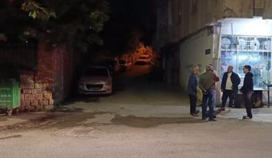Sokak ortasında yanına yaklaşıp ‘filanın selamı var’ dediler! Genç kızı dövüp 75 bin lirasını gasp ettiler