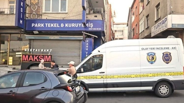 Müzikholde silahlı çatışma: Biri polis 2 kişi öldü