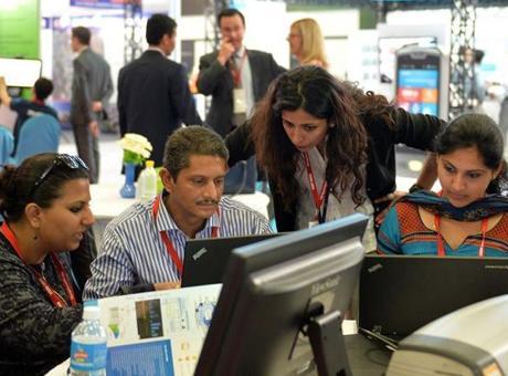 Trump’tan yabancı işçi engeli: Microsoft ve diğer teknoloji şirketlerine yasak geldi