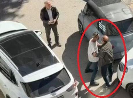 Ters yönden girip kazaya karıştı! Kaza sonrası çıkan kavgayı ayırmaya çalıştı