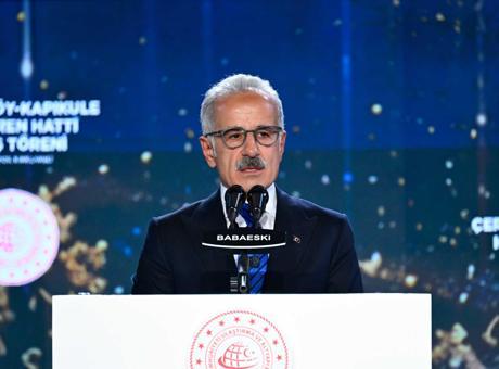 Bakan Uraloğlu: Demir yolu ağımızı 2 bin 604 kilometreye çıkardık
