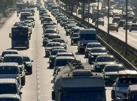 Haftanın son gününde İstanbul kilit! Trafik yoğunluğunu yüzde 80’e ulaştı