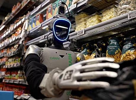 Personelin yükünü hafifletmek istediler: Gece vardiyasında insansı robotları test ediyorlar