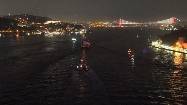 İstanbul Boğazı’nda gemi trafiği açıldı