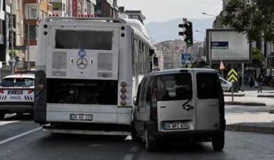 Kayseri’de akrabasını bıçaklayıp kaçmak istedi! Özel halk otobüsüne çarptı