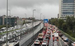İstanbul trafiğinde son durum: Yağışın da etkisiyle trafik yoğunluğu yüzde 89’a ulaştı