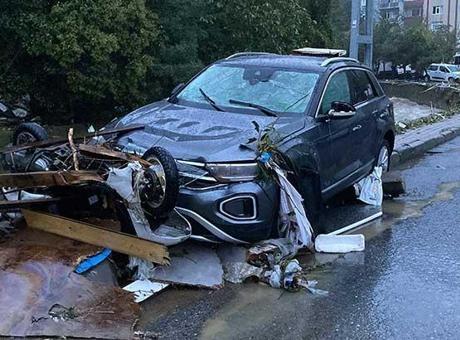 Selin vurduğu İstanbul’da hasar, gün ağarınca ortaya çıktı