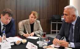 Bakan Ersoy’dan Türkiye-Rusya hava köprüsünü güçlendirme hamlesi