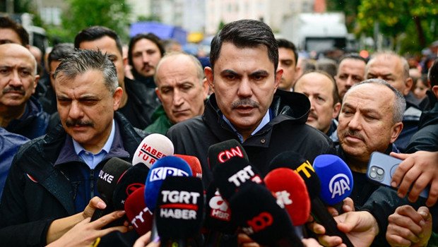 Bakan Kurum ve Bakan Çiftçi Ayazağa’da incelemede bulundu! ’60 bin personel sahada’