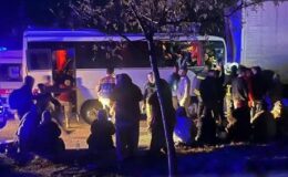 Isparta’da feci kaza! Tarım işçilerini taşıyan midibüs ile TIR çarpıştı: 17 yaralı