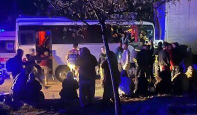 Isparta’da feci kaza! Tarım işçilerini taşıyan midibüs ile TIR çarpıştı: 17 yaralı