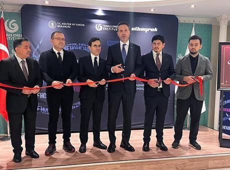 Bakan Bayraktar, Moskova’da ‘Hane’ isimli İslam Sanatları Sergisi’ni açtı