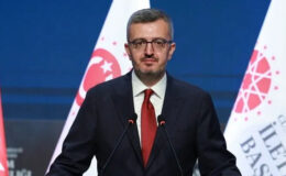 İletişim Başkanı Duran, Özdemir Bayraktar’ı andı