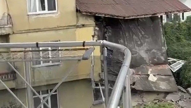 Zonguldak’ta sağanak felaketi: Dün duvarı yıkılan ev bugün tamamen çöktü