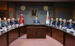 Bakan Bolat, otomotiv sektörünün temsilcileriyle bir araya geldi