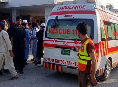Pakistan’da korkunç kaza! Yolcu otobüsü devrildi, ölüler var