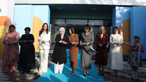 Emine Erdoğan, Özbekistan’da bir eğitim kurumunun açılışına katıldı