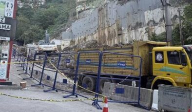 Zonguldak’ta çöken binanın çevresindeki bir bina daha boşaltılıyor