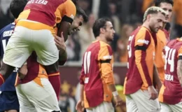 Galatasaray evinde Kasımpaşa’yı 10 kişi devirdi: 3 puan 3 golle geldi | ÖZET