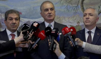 Ömer Çelik’ten Özgür Özel’in sözlerine sert tepki: Yalan siyaseti yapıyor