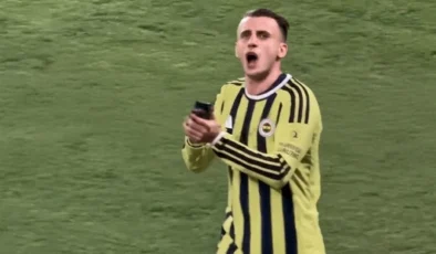 Islıklanan Kerem Aktürkoğlu’ndan şok tepki: Taraftara karşılık verdi