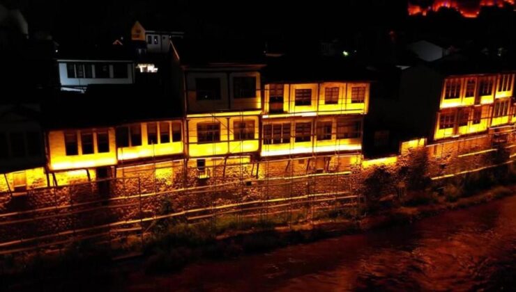 Amasya’nın tarihi silüeti ışıklarla yeniden hayat buldu