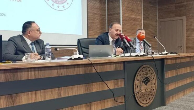Isparta Valisi Erin’den yöneticilere vatandaşa hizmet uyarısı
