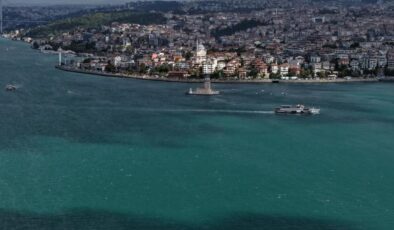 İstanbul Boğazı’nda kartpostallık manzara: Turkuaz rengiyle mest etti