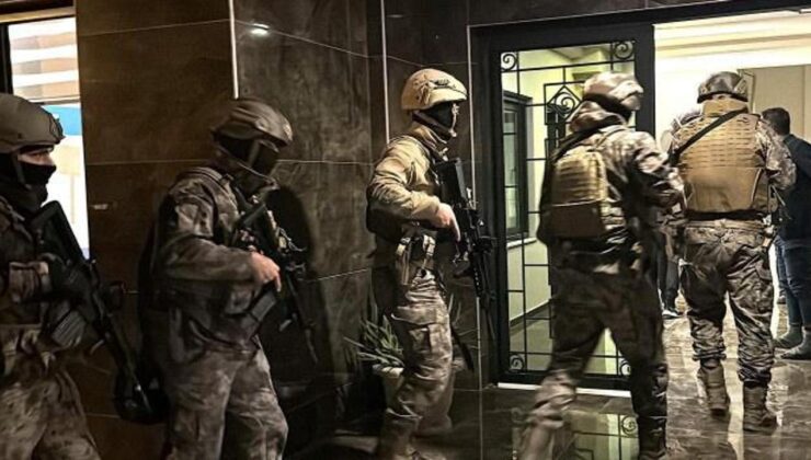 İstanbul’da FETÖ hücre evlerine eş zamanlı operasyon!