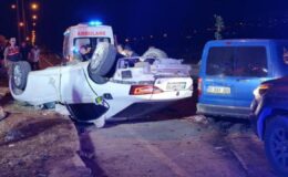 Kazada takla atan otomobil 2 tır sürücüsünün üzerine uçtu: 6 yaralı