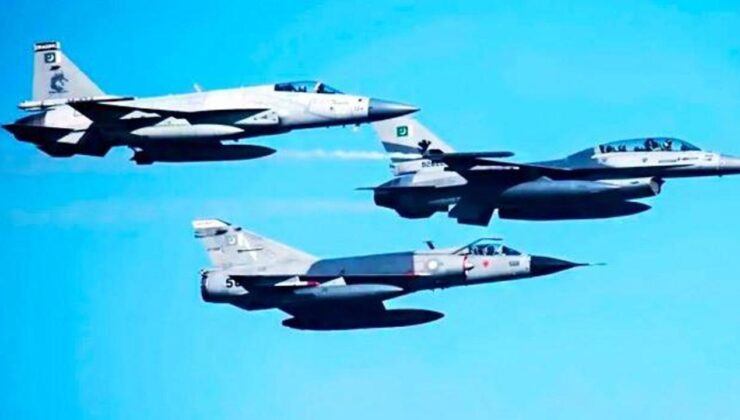 Pakistan savaşa dahil oldu: Jetler havalanıp bomba yağdırdı