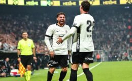 Rekor kıran Vlahovic’ten Orkun Kökçü’ye övgü yağmuru! ‘Bana değil ona yazın’